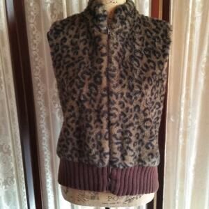 Heirloom Collectibles Size Large Faux Leopard Fur and Rib Knit Vest